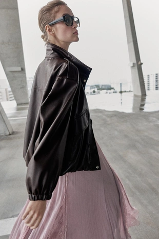 Бомбер из искусственной кожи- Заказать в России