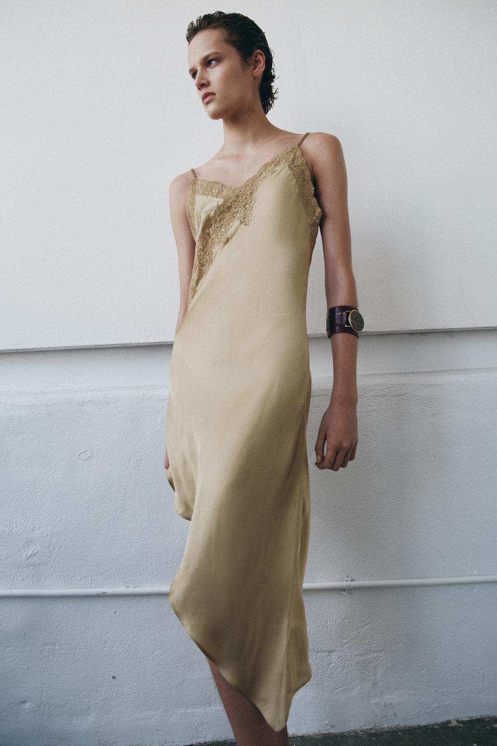 АСИММЕТРИЧНОЕ АТЛАСНОЕ ПЛАТЬЕ ИЗ КОЛЛЕКЦИИ ZW