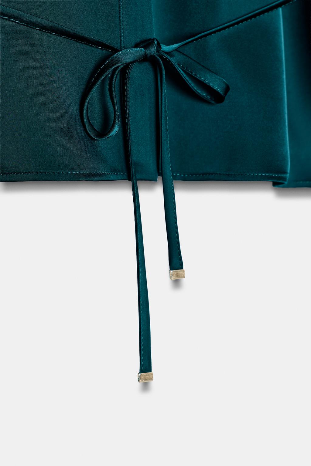 АТЛАСНАЯ БЛУЗКА С ТОНКИМ РЕМНЕМ