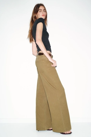 Футболка с V-образным вырезом