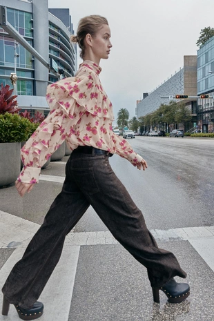 Блуза с принтом и воланами- Заказать в России