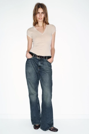 Футболка с V-образным вырезом- Заказать в России