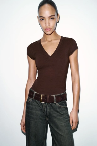 Футболка с V-образным вырезом- Заказать в России