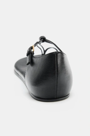 Сандалии на плоской подошве с узлом- Заказать в России