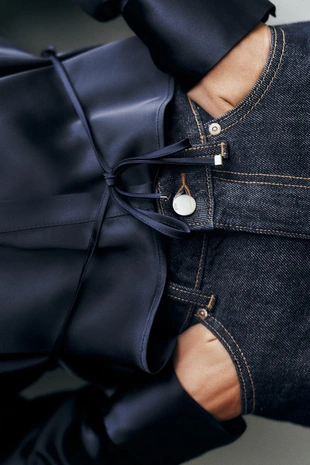 Атласная блузка с тонким поясом- Заказать в России