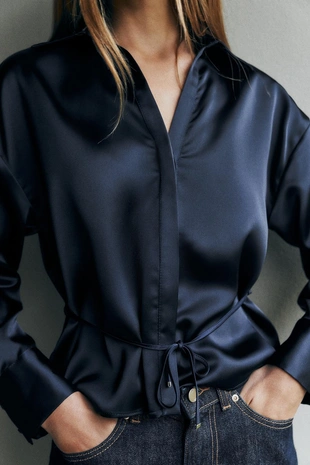 Атласная блузка с тонким поясом- Заказать в России