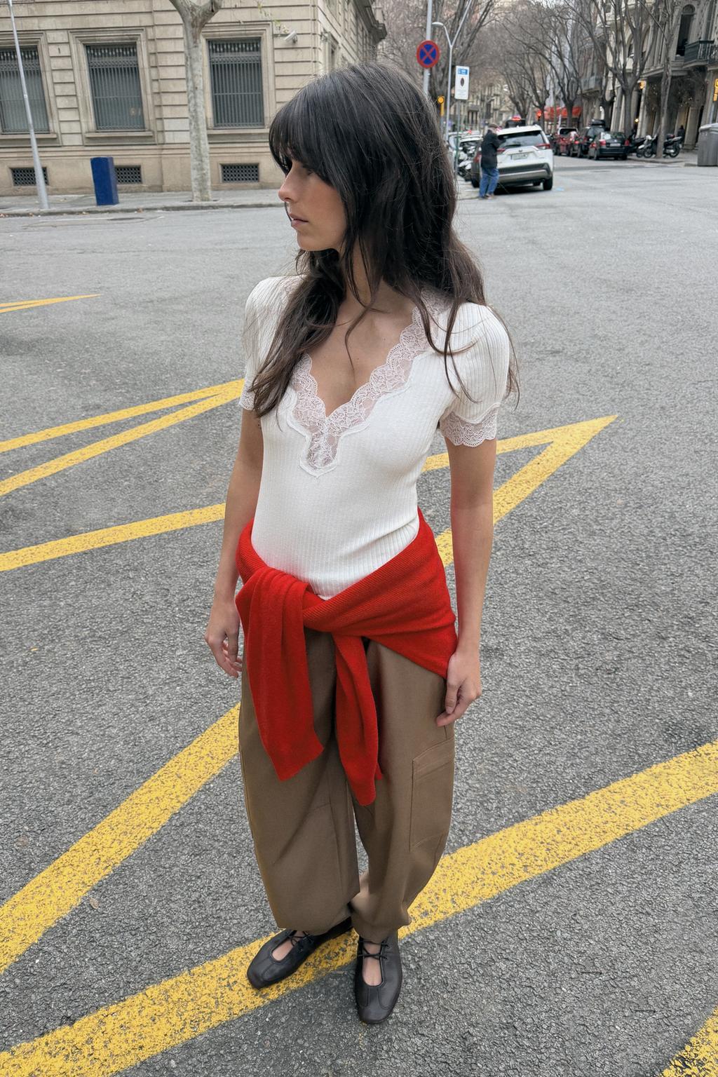 ФУТБОЛКА В РУБЧИК С КРУЖЕВОМ