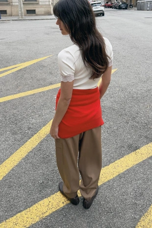 Футболка в рубчик с кружевом- Заказать в России