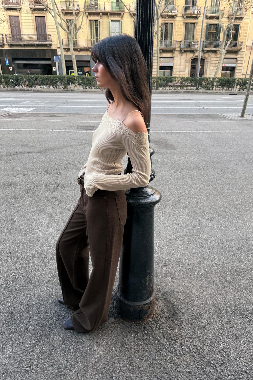 КОМБИНИРОВАННЫЙ ТОП С ОТКРЫТЫМИ ПЛЕЧАМИ