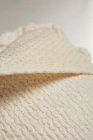 Детский чехол подушки с текстурой вафли и оборками- Заказать в России