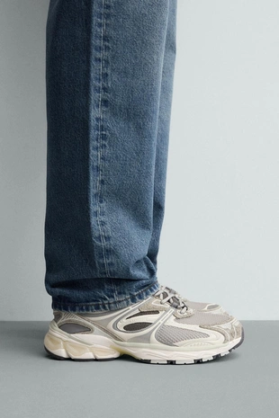 Кроссовки на объемной подошве