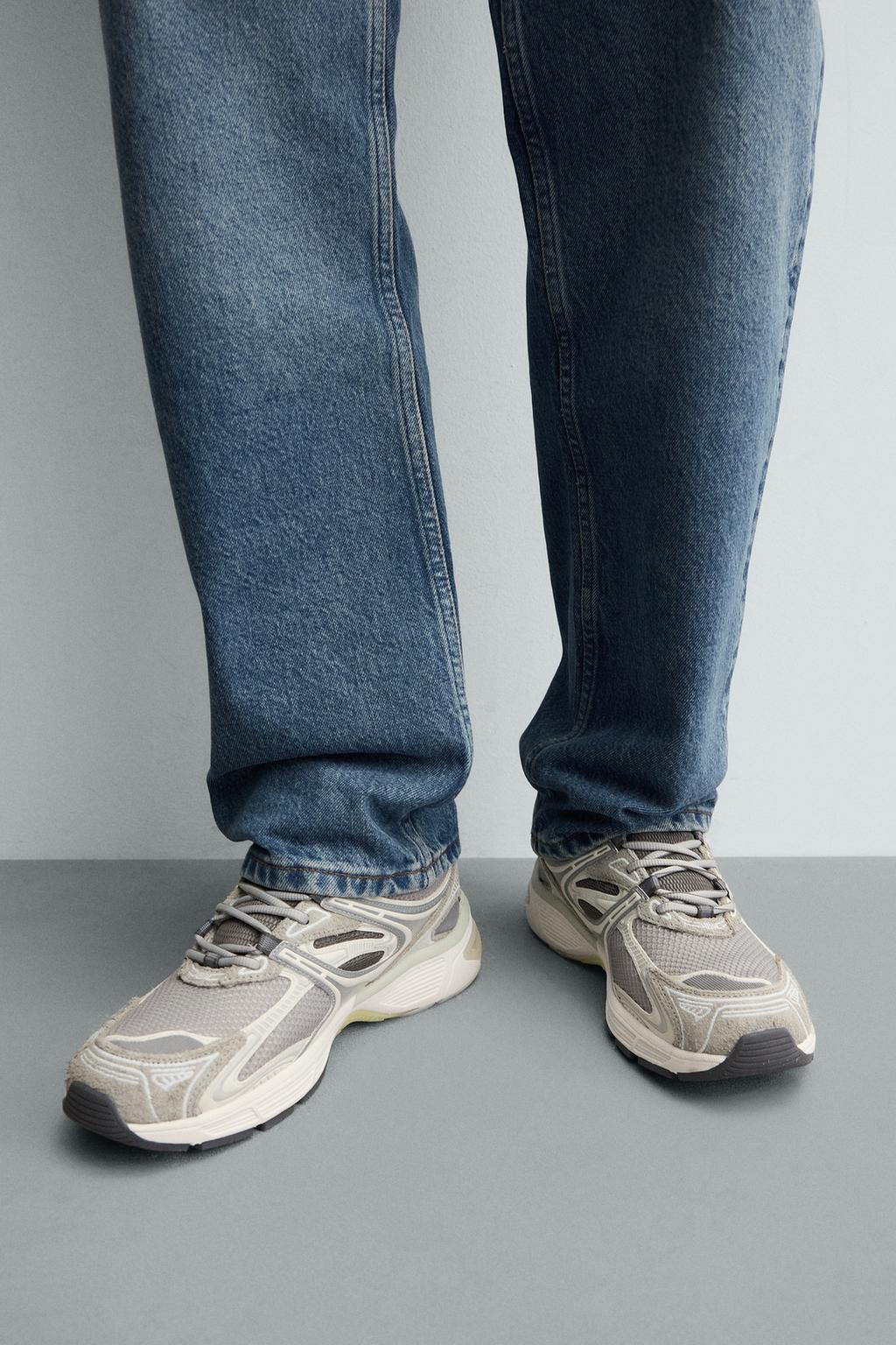 КРОССОВКИ НА ОБЪЕМНОЙ ПОДОШВЕ