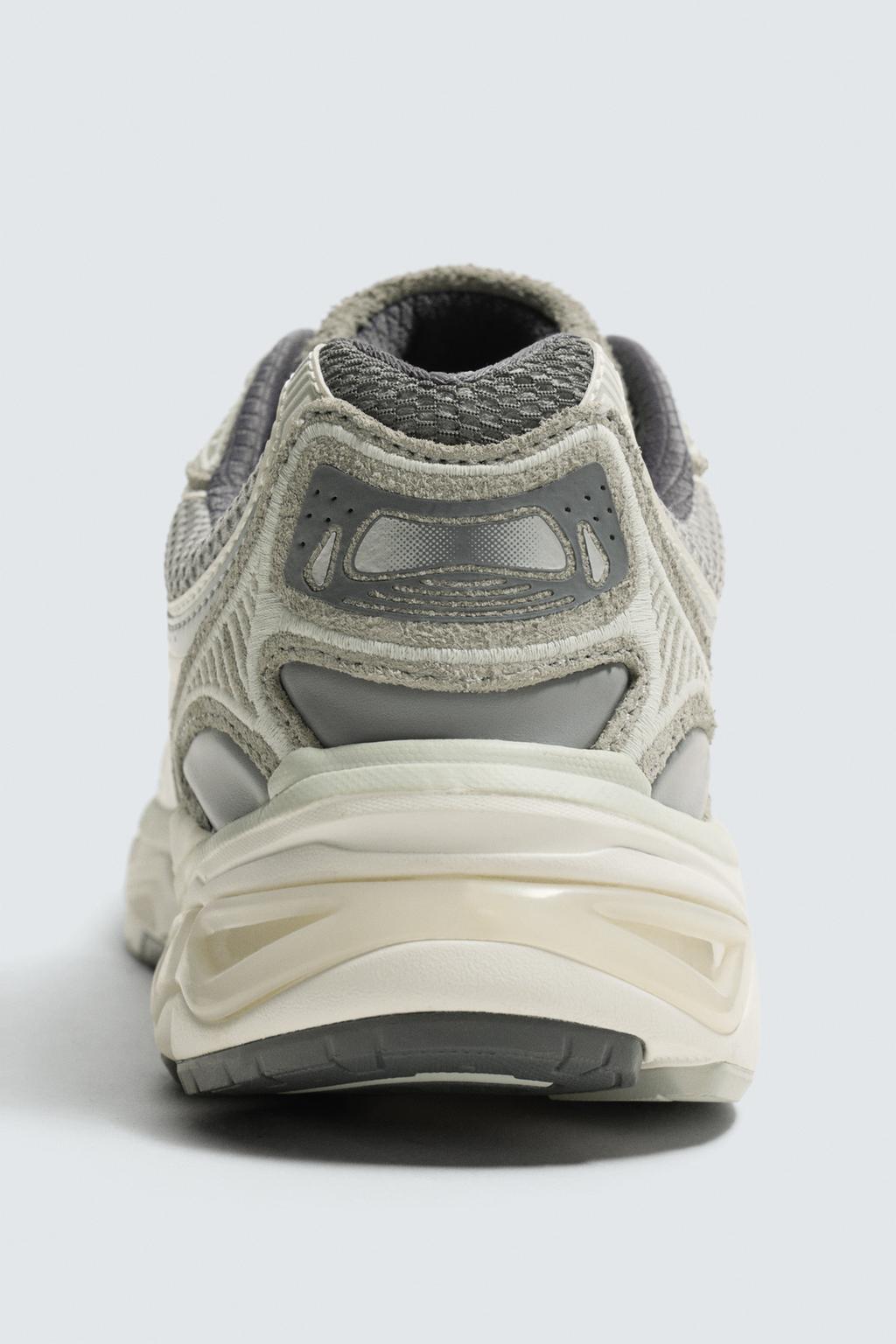 КРОССОВКИ НА ОБЪЕМНОЙ ПОДОШВЕ