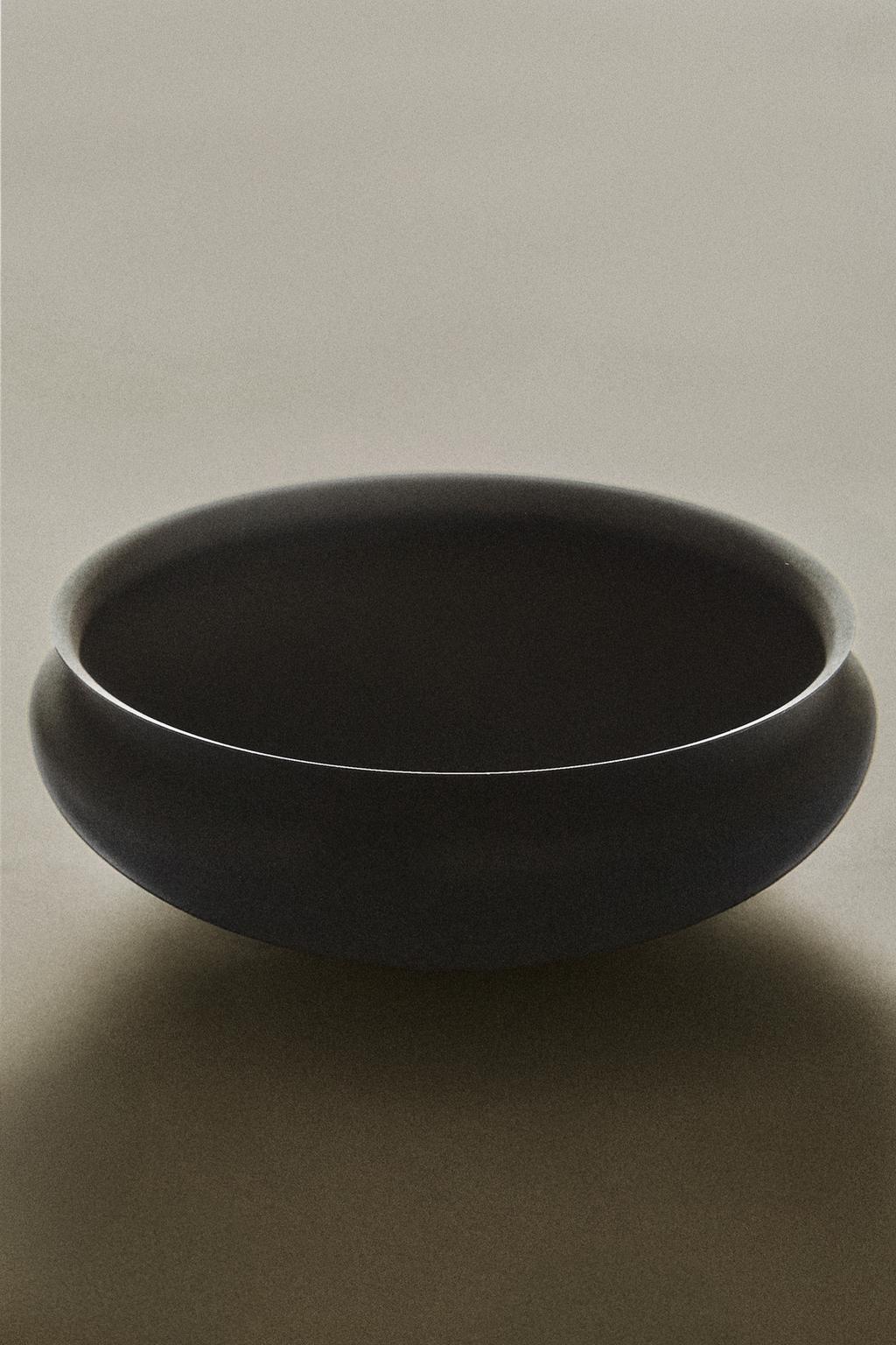 Низкий металлический горшок