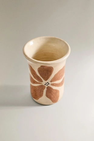 Ваза с нарисованными цветами- Заказать в России