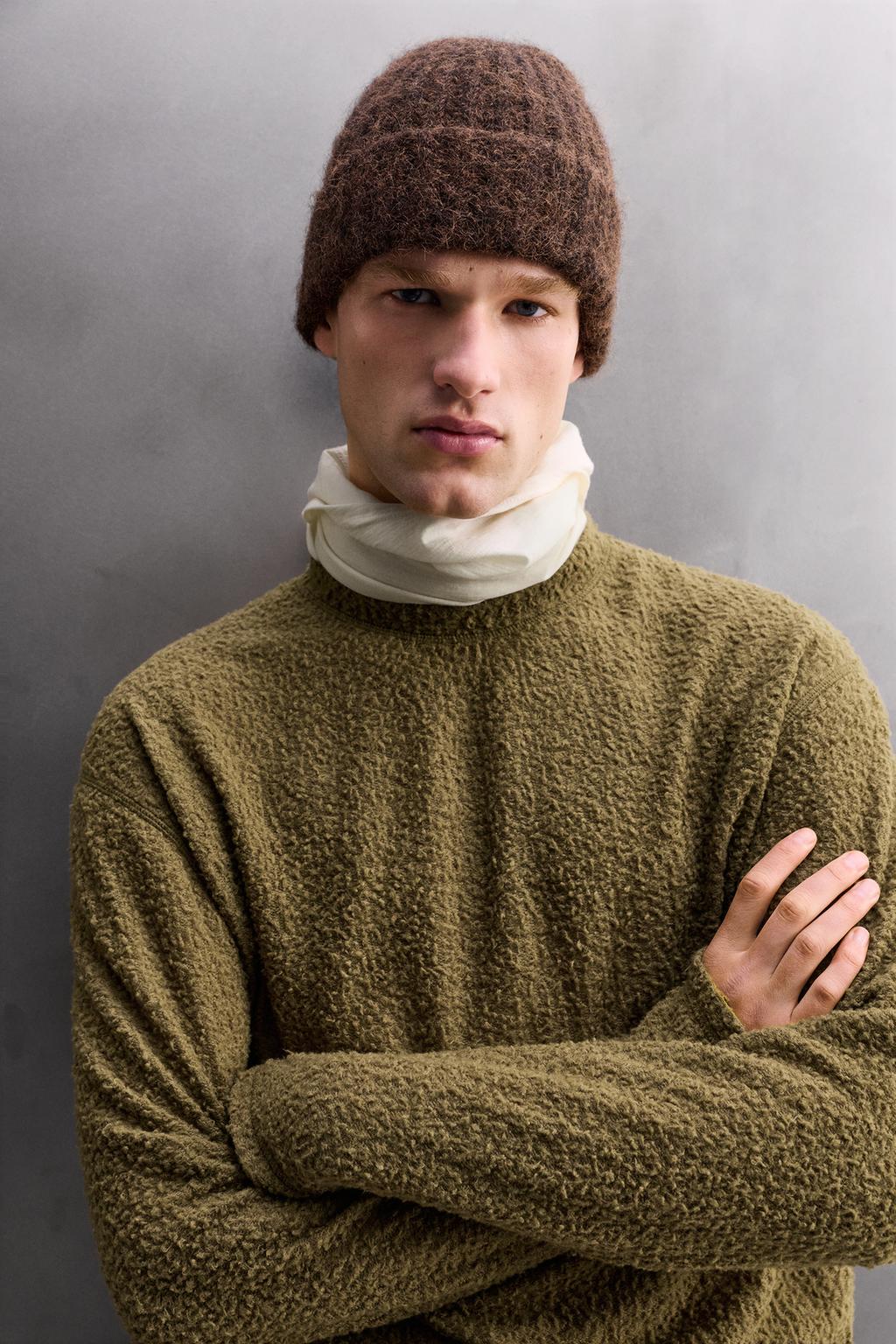 ТОЛСТОВКА ИЗ ФАКТУРНОЙ ТКАНИ С ШЕРСТЬЮ