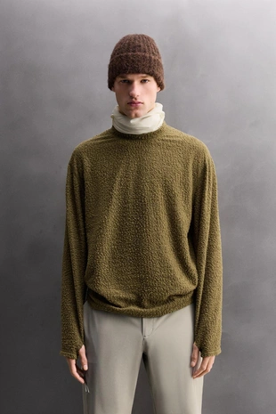 Толстовка из фактурной ткани с шерстью