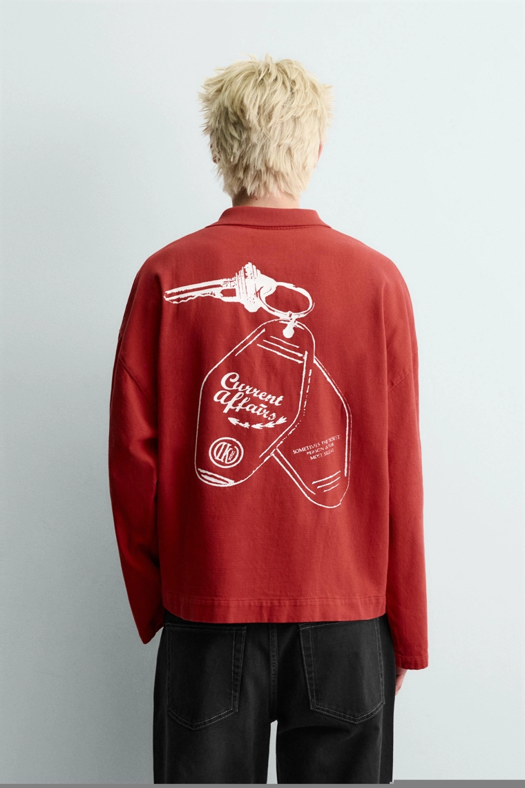 Рубашка с поло в рубчик с принтом на брелке