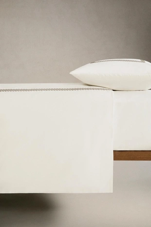 Двуспальный комплект из сатина с геометрической вышивкой- Заказать в России