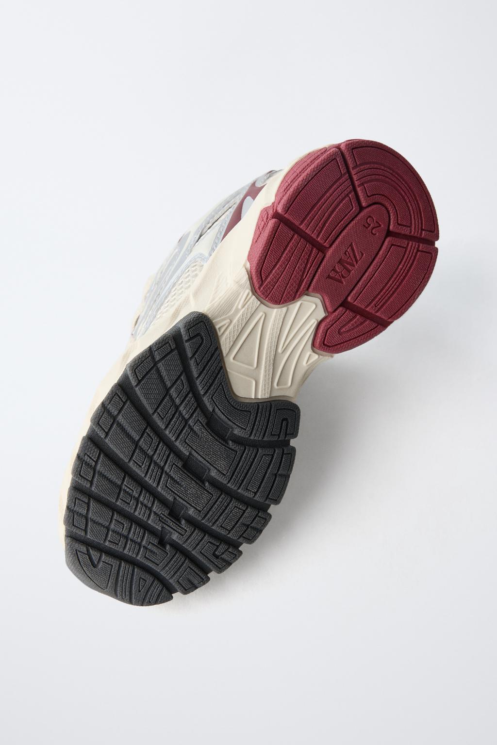 КРОССОВКИ С МЕТАЛЛИЧЕСКИМ ОТТЕНКОМ