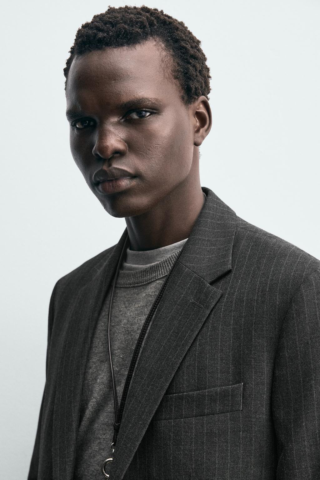 БЛЕЙЗЕР В ТОНКУЮ ПОЛОСКУ