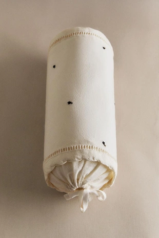 Декоративная подушка с цветочным узором для детей- Заказать в России