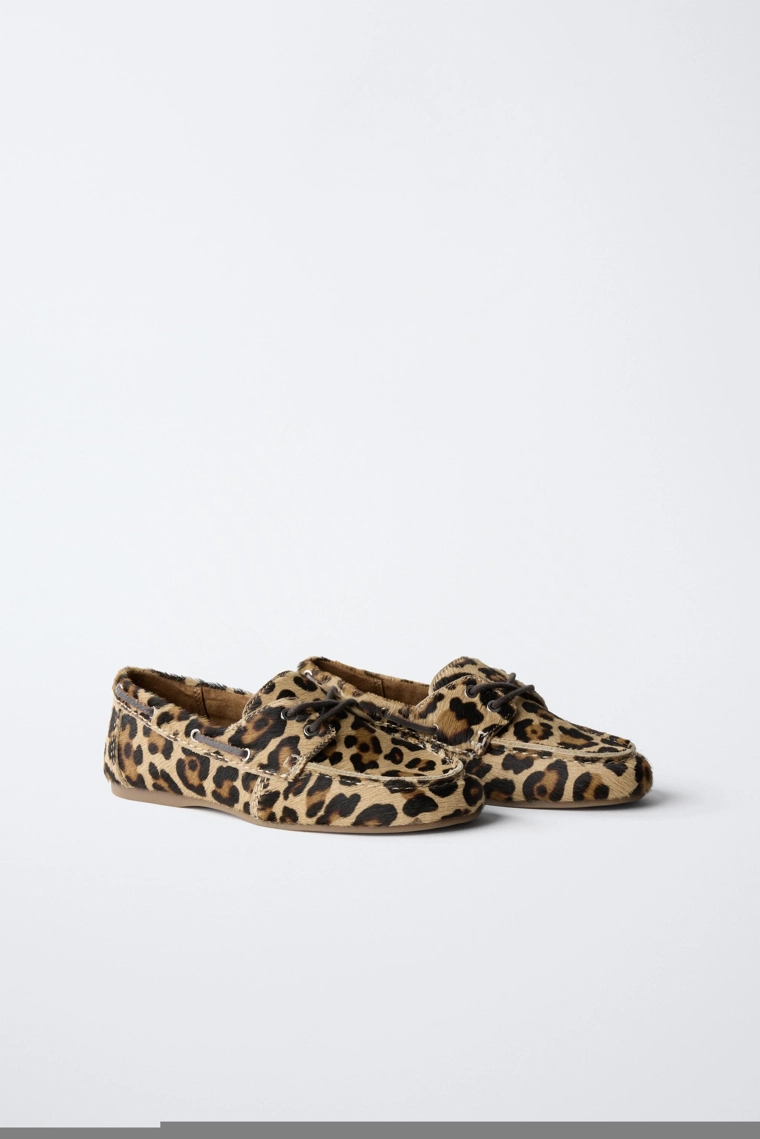Мокасины из натуральной кожи с животным принтом