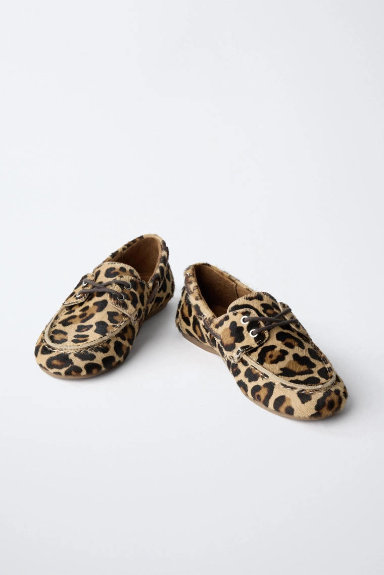 Мокасины из натуральной кожи с животным принтом