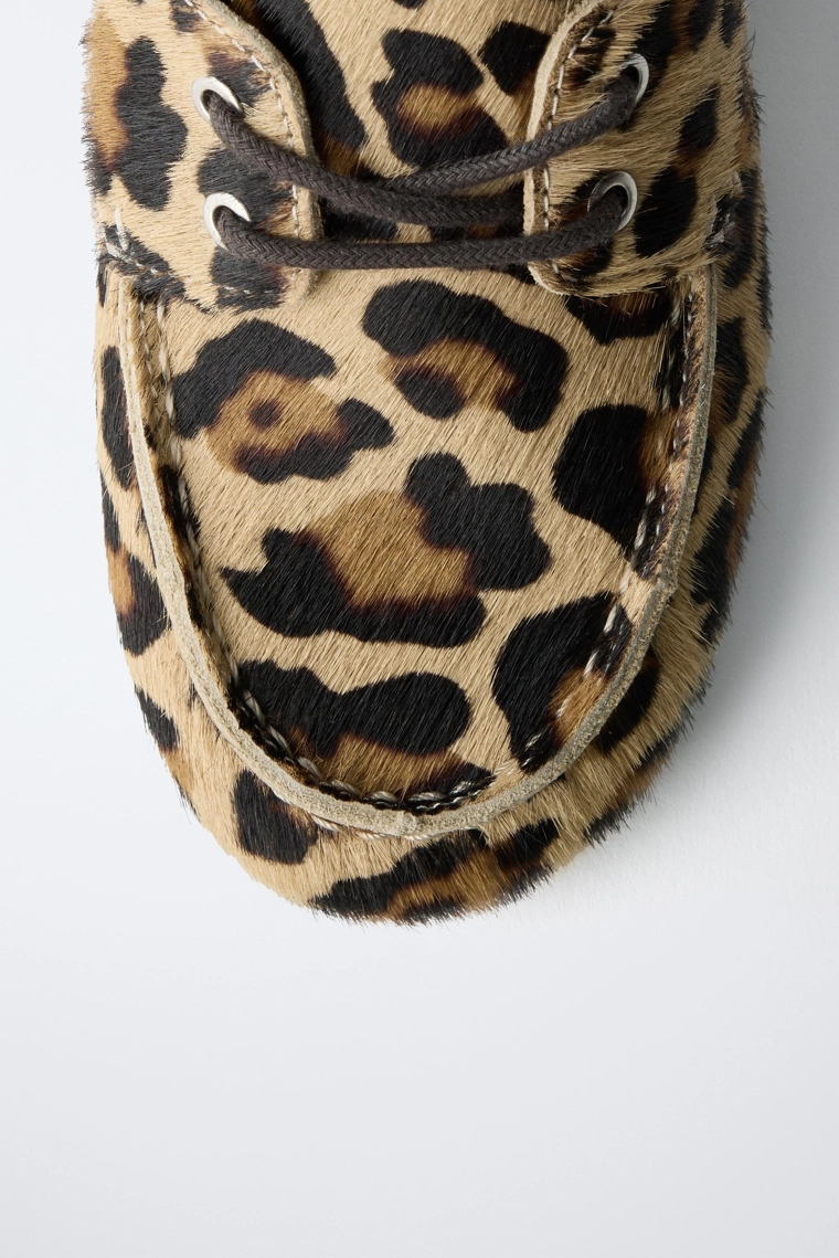 Мокасины из натуральной кожи с животным принтом