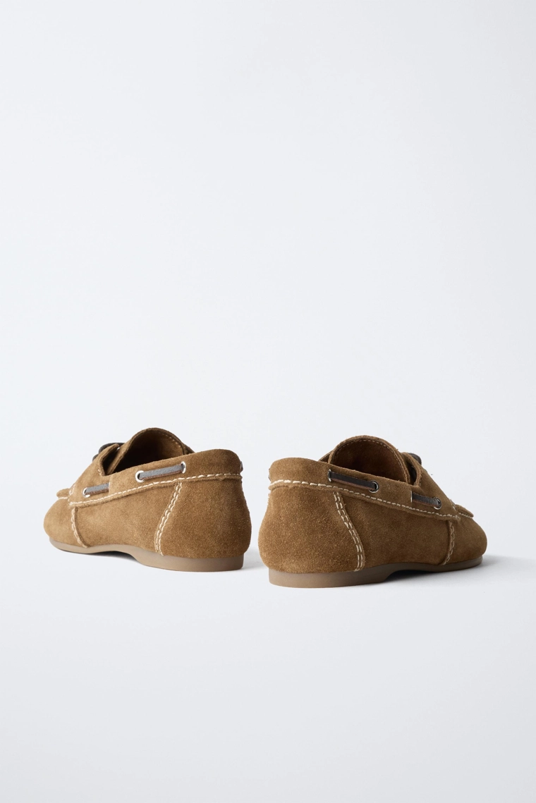 Мокасины из кожи с лодочной подошвой