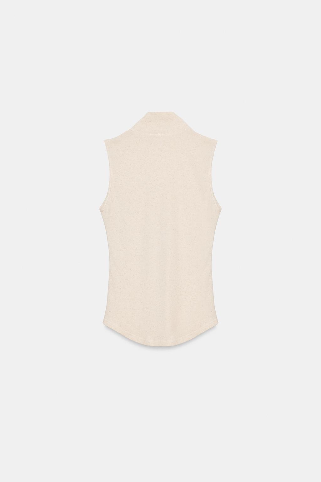 ФУТБОЛКА С ВОРОТНИКОМ-СТОЙКОЙ