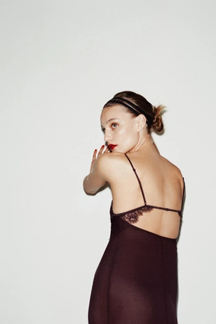 Комбинированное мини-платье с кружевом- Заказать в России