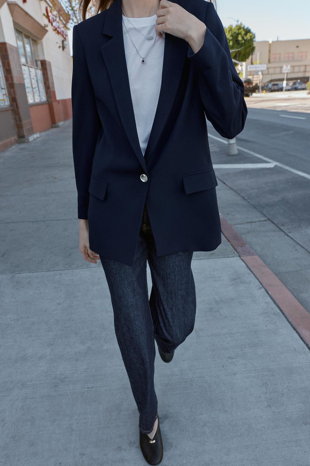 БЛЕЙЗЕР С ЗАВЕРНУТЫМИ РУКАВАМИ И ПРИНТОВАННЫМИ МАНЖЕТАМИ