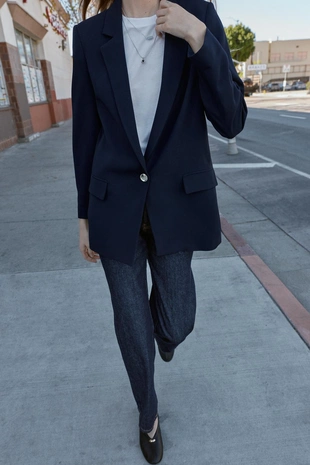 Блейзер с завернутыми рукавами и принтованными манжетами- Заказать в России