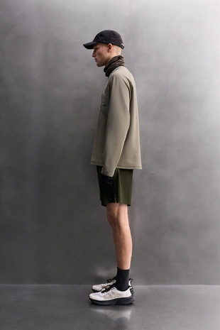 Шорты-карго из высокотехнологичной ткани- Заказать в России