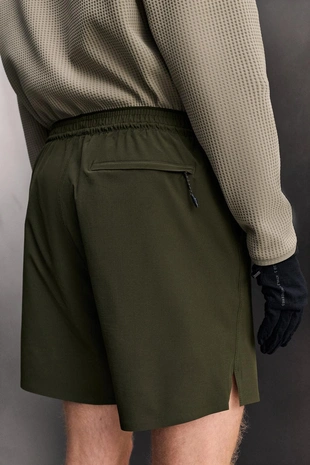 Шорты-карго из высокотехнологичной ткани- Заказать в России