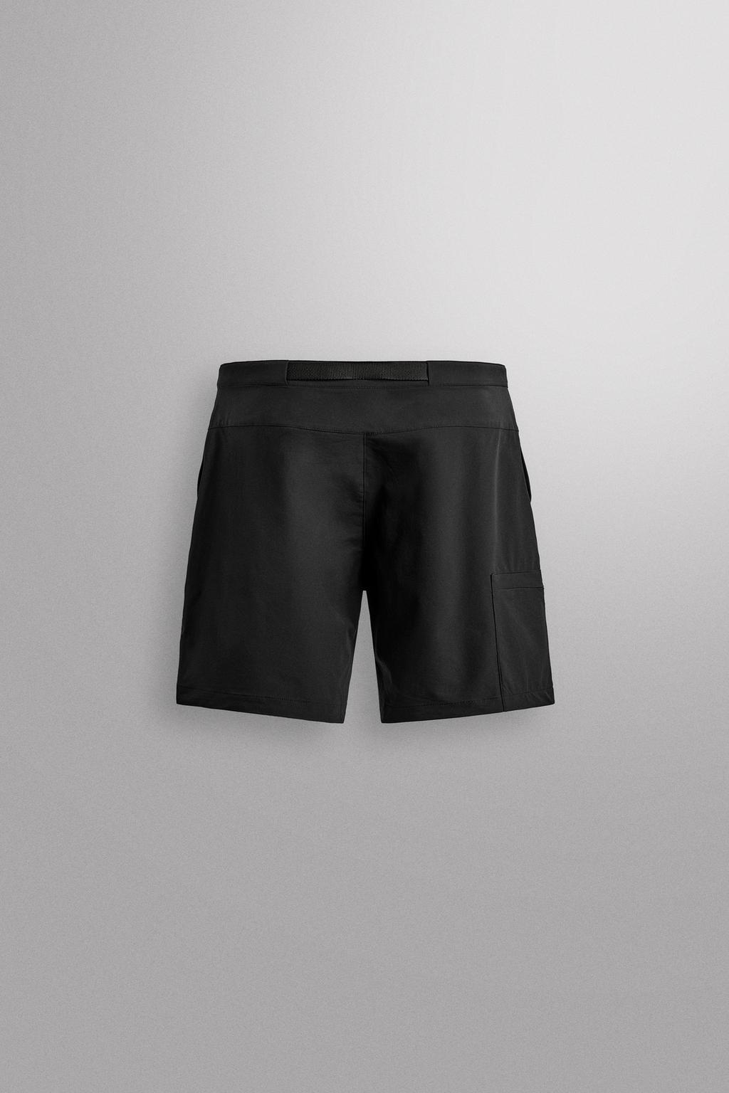 ШОРТЫ-КАРГО ИЗ ВЫСОКОТЕХНОЛОГИЧНОЙ ТКАНИ