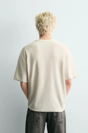 Трикотажная футболка с контрастным принтом- Заказать в России