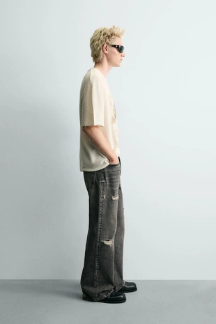 Трикотажная футболка с контрастным принтом- Заказать в России