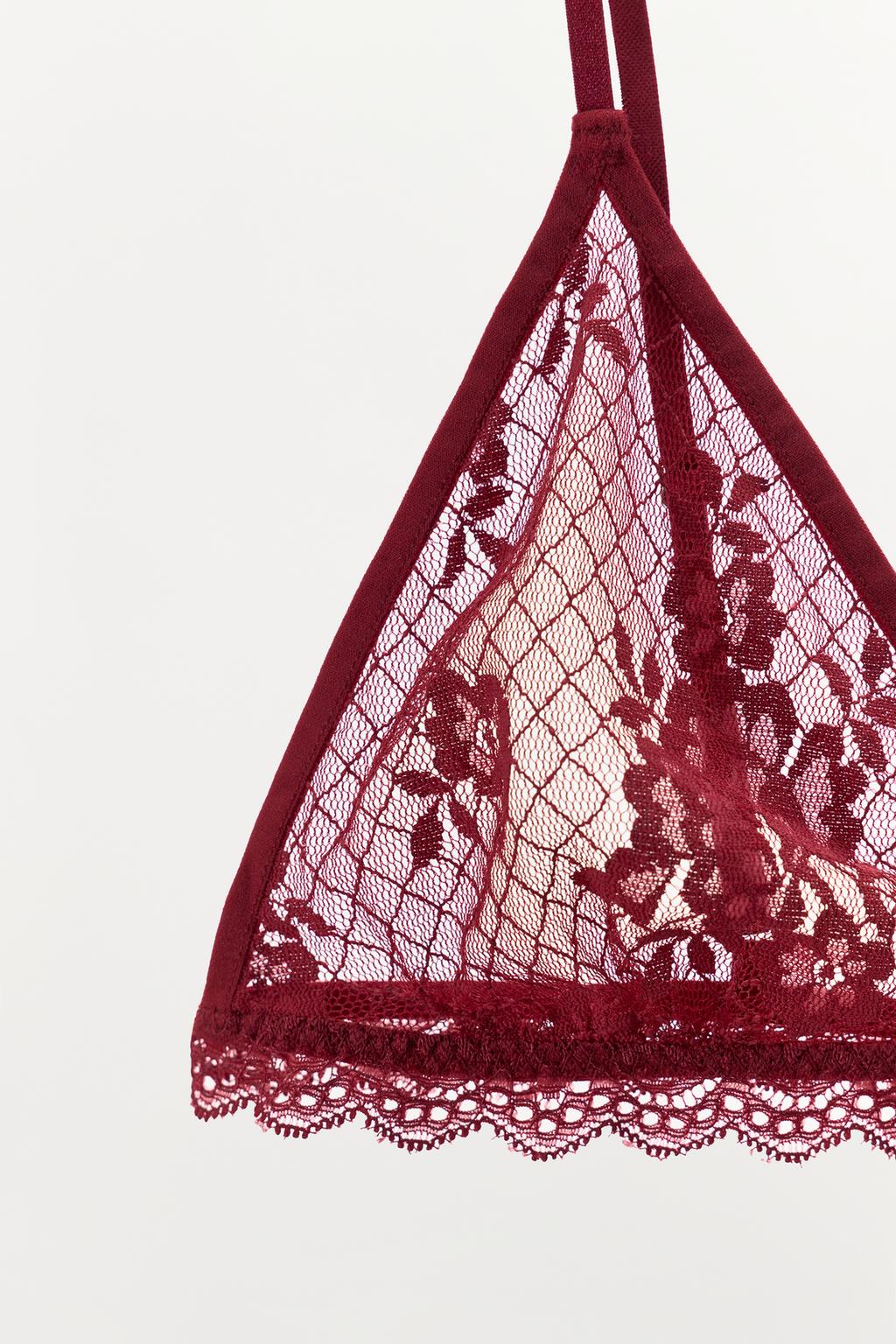 КРУЖЕВНОЙ БЮСТГАЛЬТЕР С ТРЕУГОЛЬНЫМИ ЧАШКАМИ