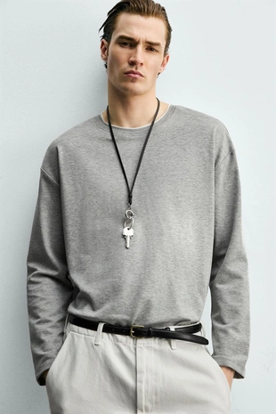 Футболка с двойной контрастной отделкой- Заказать в России