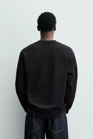 Футболка с нашивкой в виде игральной кости и сердец- Заказать в России