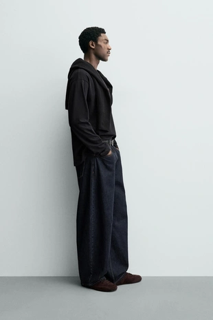 Футболка с нашивкой в виде игральной кости и сердец- Заказать в России