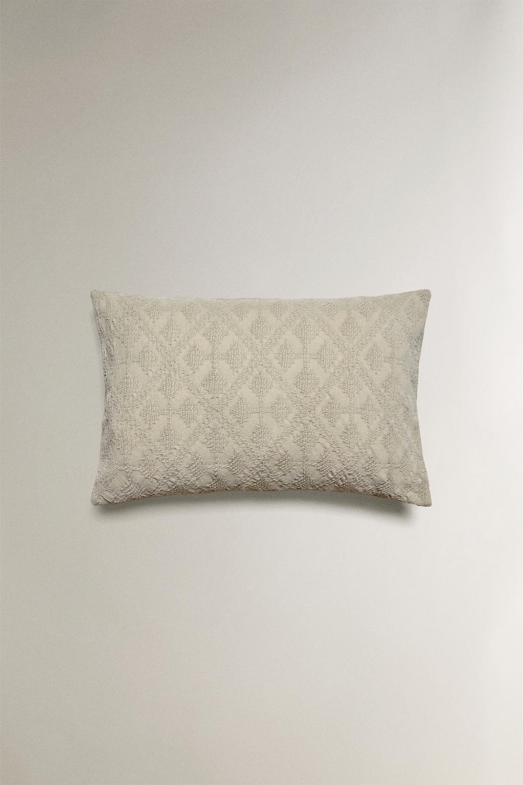 Чехол для подушки с жаккардовым узором