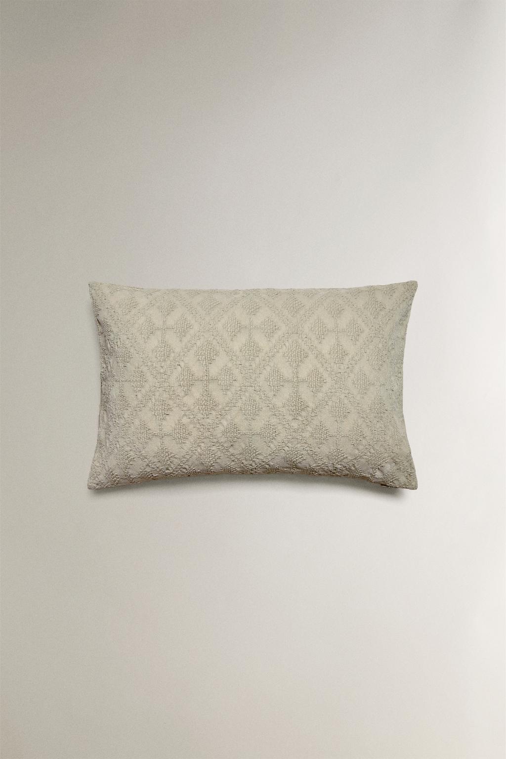 Чехол для подушки с жаккардовым узором