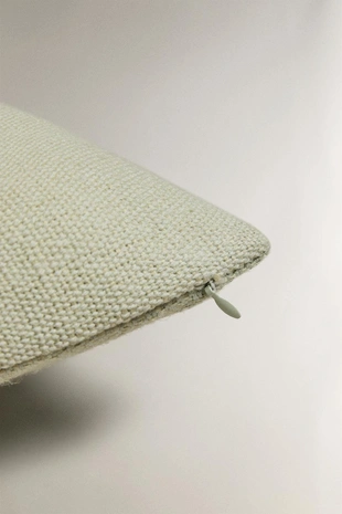 Чехол для подушки в палитре рыбьей кости