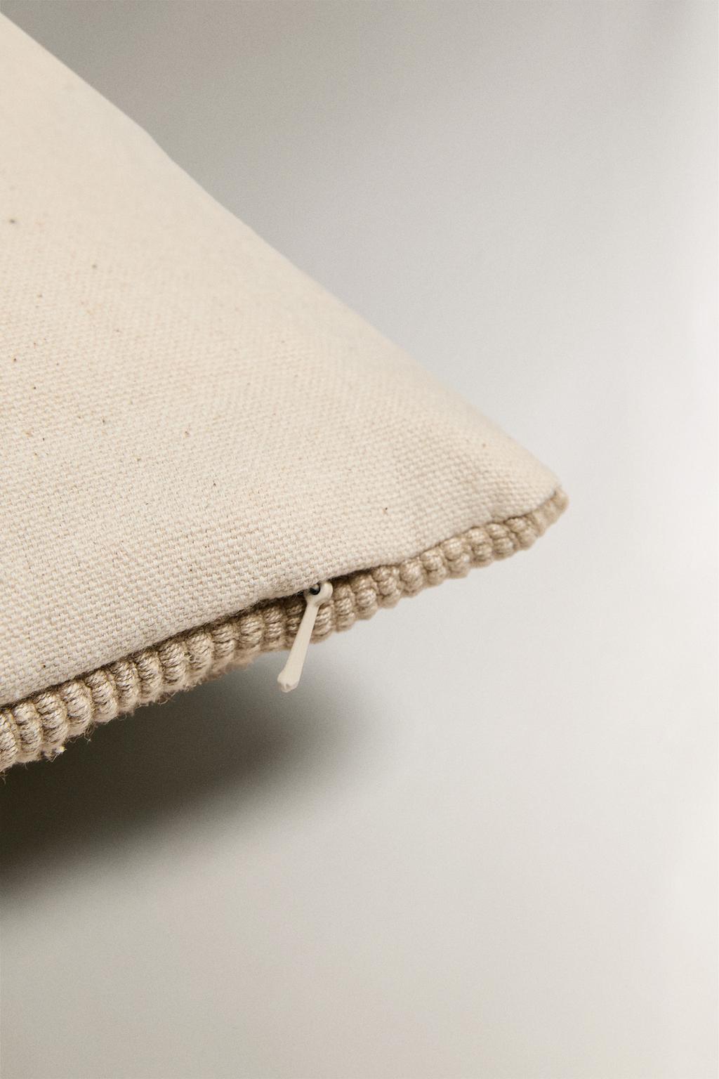 Чехол для декоративной подушки с тканевой отделкой