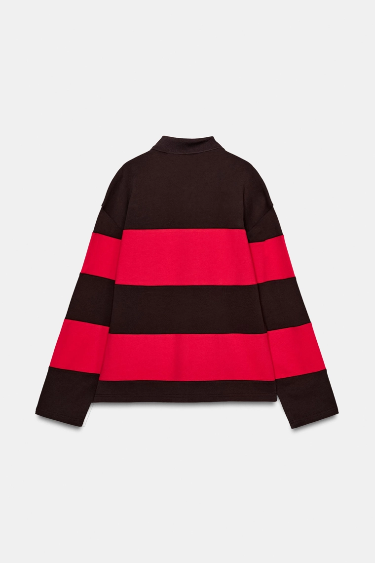 Поло с полосатым декором и нашивками