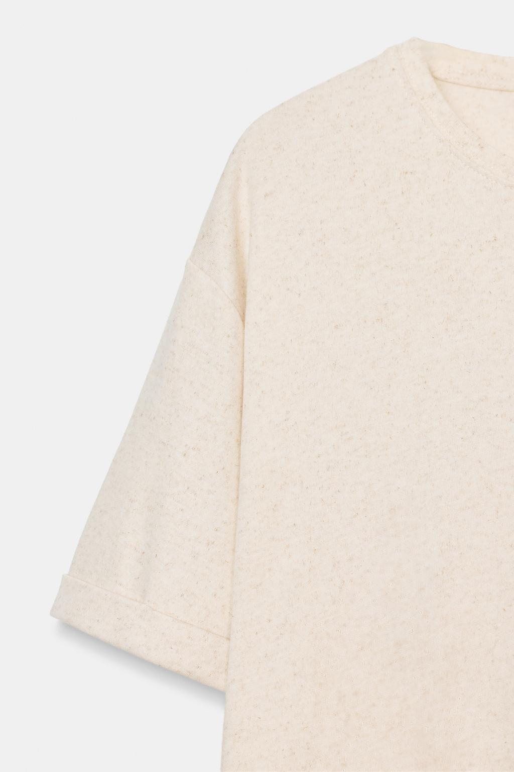 СВОБОДНАЯ ФУТБОЛКА С КОРОТКИМИ РУКАВАМИ