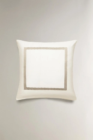 Наволочка с геометрической вышивкой из сатина- Заказать в России